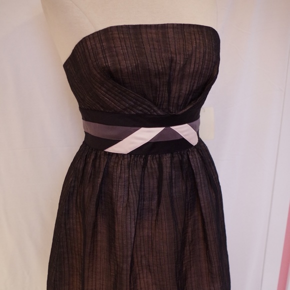 BCBGeneration Bubble Hem Strapless Mini Dress- Sz. 6 - Picture 3 of 4